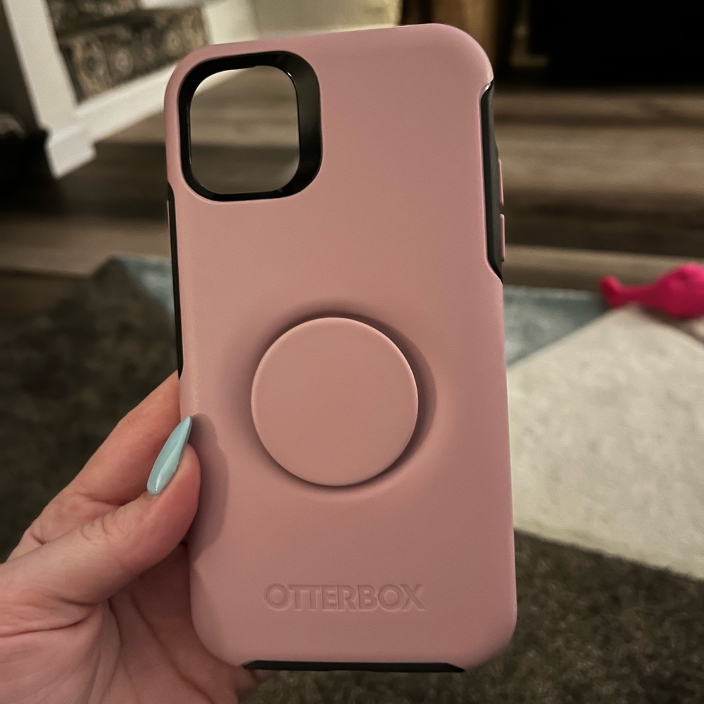 iPhone 11 Otterbox Symmetry Case